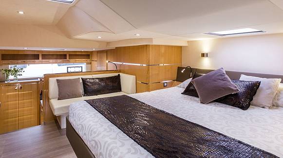 PRIVILEGE SERIE 6 yacht