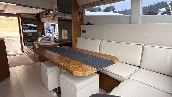 DOMINATOR 640 S yacht