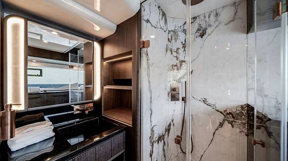 GALEON 520 FLY yacht