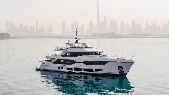 MAJESTY 120 yacht