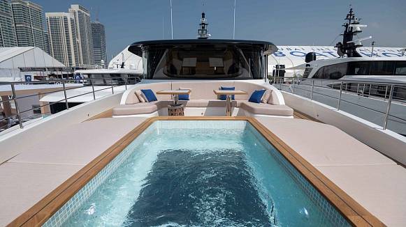 MAJESTY 111 yacht