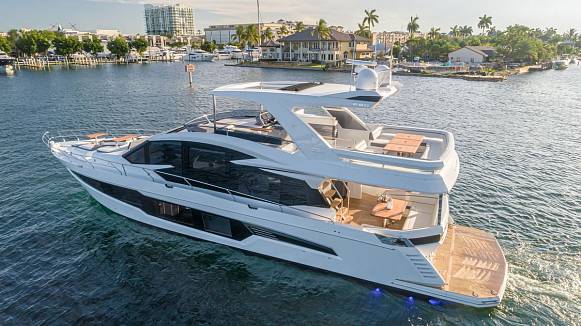 GALEON 680 FLY yacht