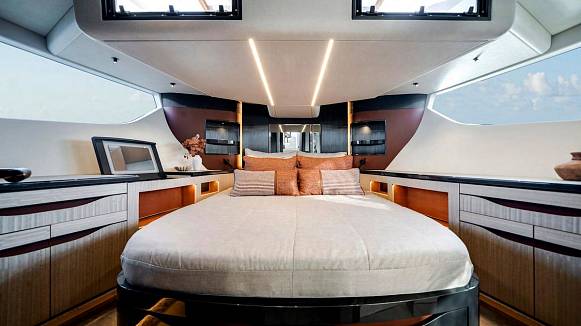 GALEON 520 FLY yacht