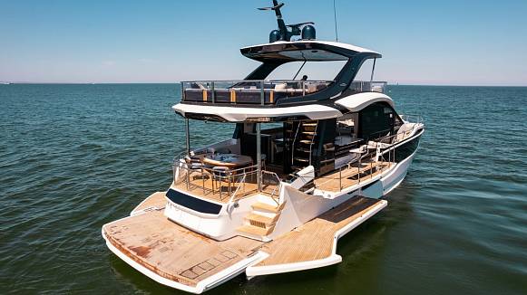 GALEON 620 FLY yacht