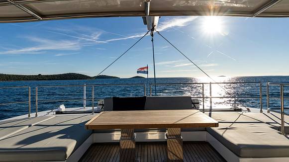 SUNREEF 60 SAILING yacht