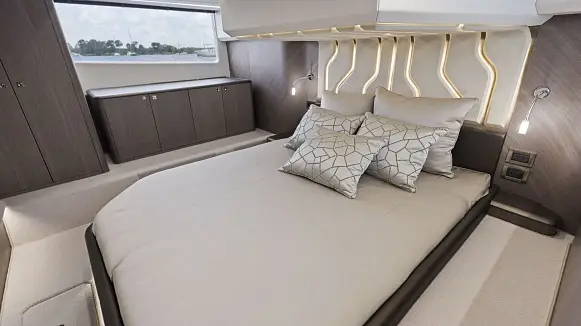 GALEON 450 HTC yacht