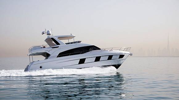 Majesty 62 yacht