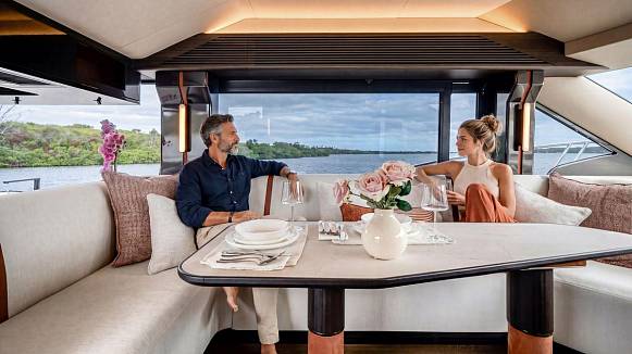 GALEON 520 FLY yacht