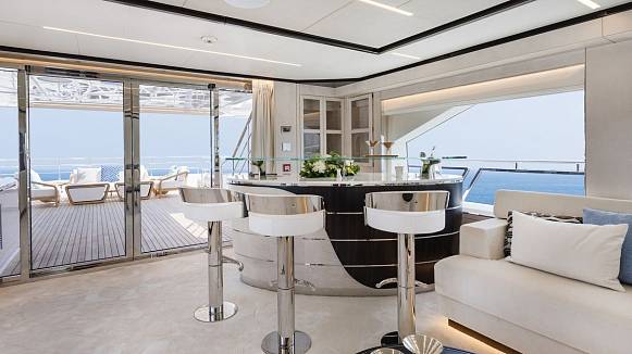 MAJESTY 120 yacht
