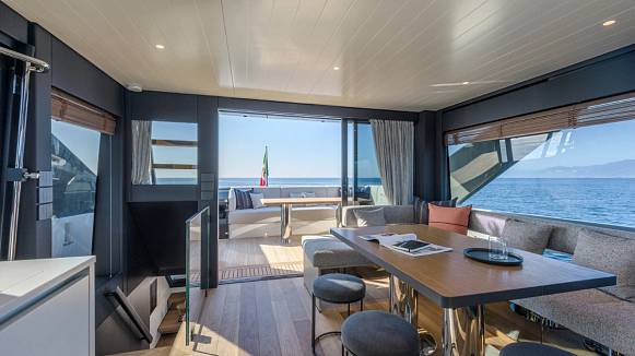 BGX 73 yacht
