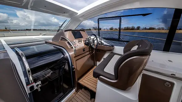 GALEON 405 HTS yacht