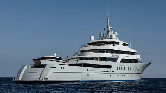 VICTORIOUS yacht