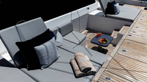 SUNREEF 60 SAILING yacht