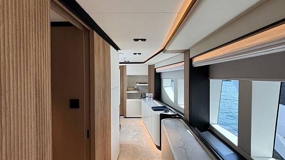 MAJESTY 112 TERRACE yacht