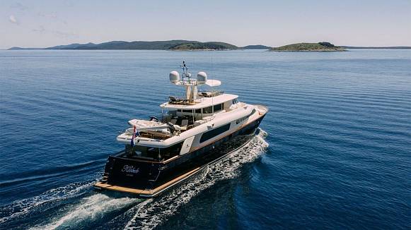 KLOBUK yacht