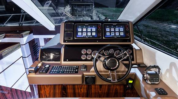 GALEON 550 FLY yacht