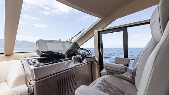GALEON 620 FLY yacht