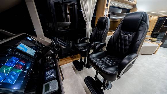 GALEON 680 FLY yacht