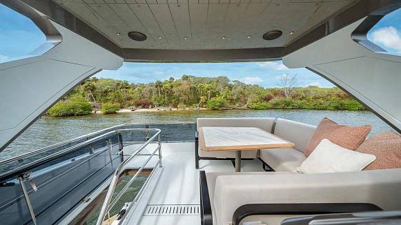 GALEON 520 FLY yacht