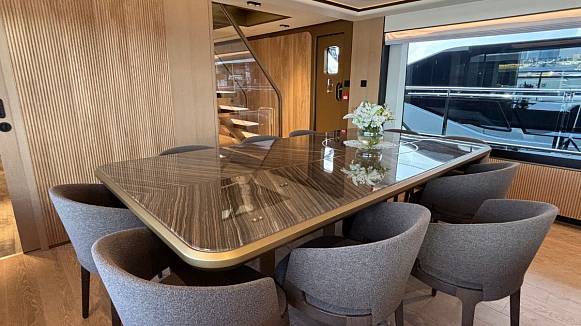 MAJESTY 112 TERRACE yacht