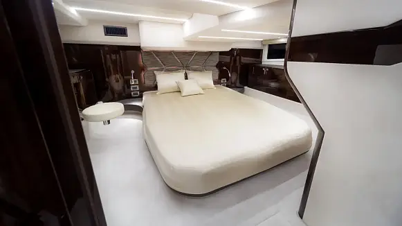 GALEON 410 HTC yacht