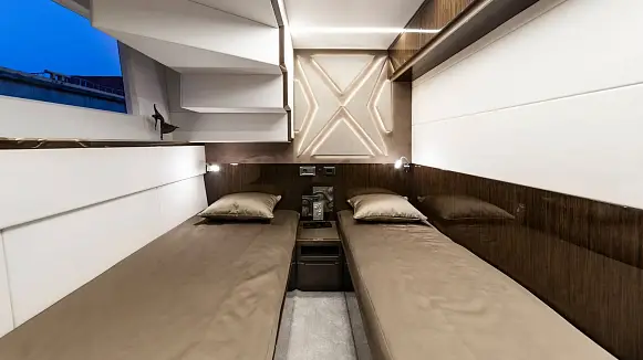 GALEON 640 FLY yacht