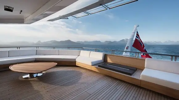 CLOUDBREAK yacht